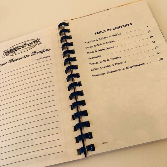 Y2K Vintage Cookbook "Hunt County Cookbook" by Herald Banner The Commerce Journa - Picture 3 of 10